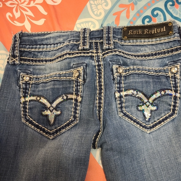 Like New Rock Revival Straight Jeans - Picture 3 of 4
